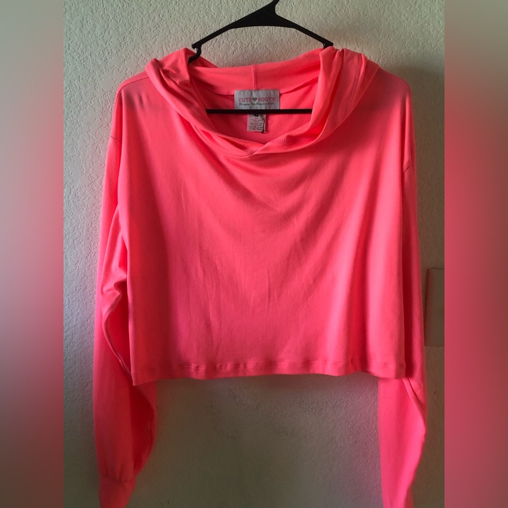 SOLD ON EB@Y NWOTS Cute booty lounge coral/pink neon lights crop top.